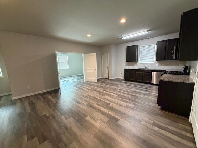 Building Photo - 25419 Grotto Falls Ln