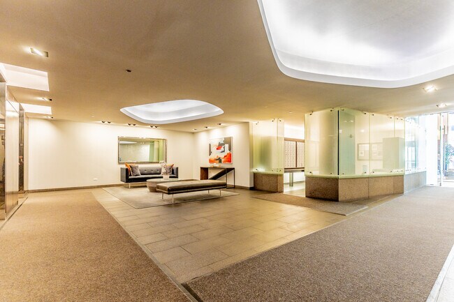 Building Photo - 240 E Illinois St