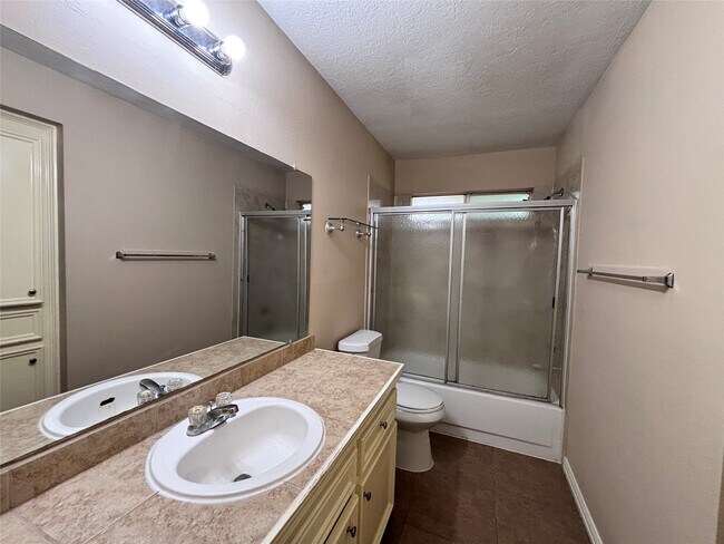 Building Photo - 15231 Cabots Landing Dr