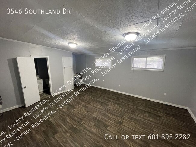 Building Photo - 3546 Southland Dr