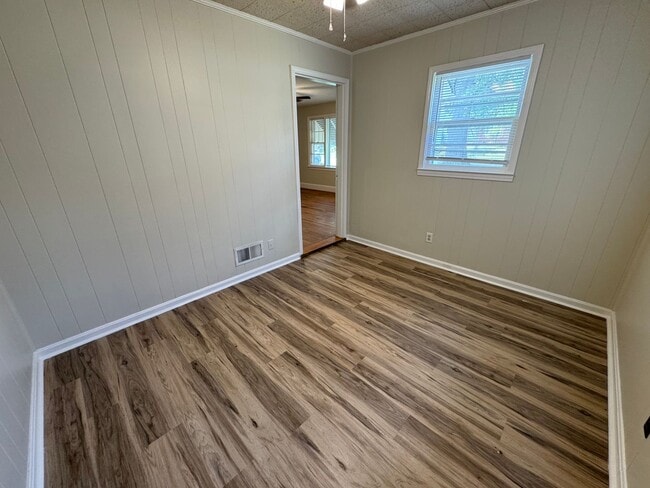 Building Photo - 3/1 House in West Rome with bonus room- $1...