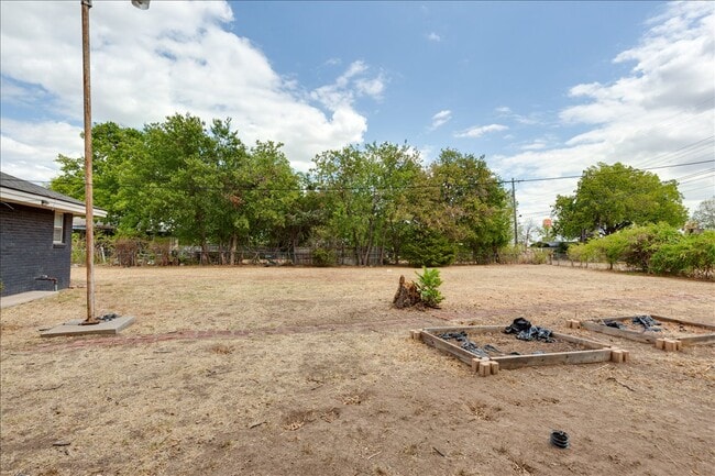 Building Photo - 3308 NW Atlanta Ave