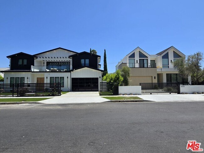 Building Photo - 5012 Enfield Ave