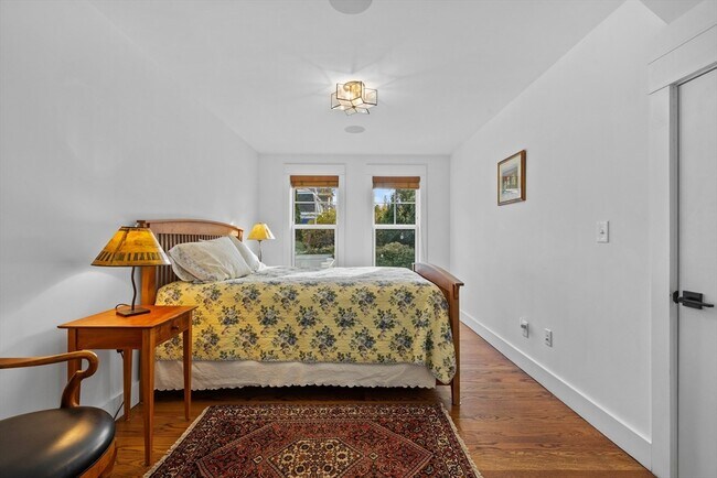 Building Photo - 38 Chester St