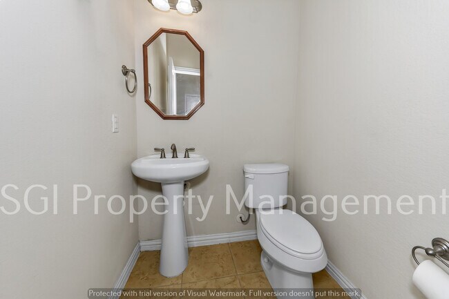 Building Photo - 679 Emily Ln