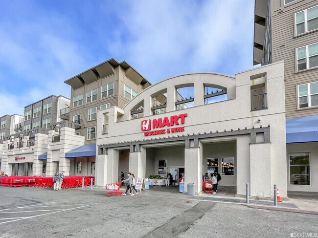 Building Photo - 1BD/1BA Condo at Oceanview Village - Close...