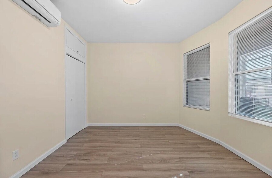 Building Photo - 413 Lanza Ave