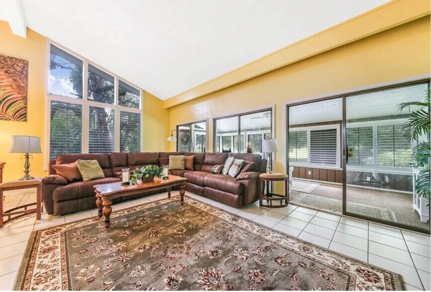 Building Photo - 107 Canterbury Dr