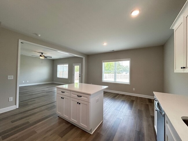 Building Photo - The Landing at Lewis Creek | 4 bedrooms, 2.5 baths
