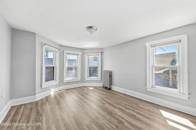 Building Photo - 175 Dundaff St