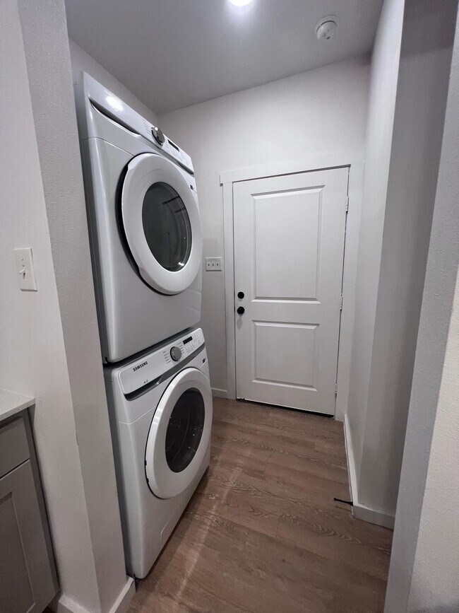 Building Photo - 5805 Virginia Ave