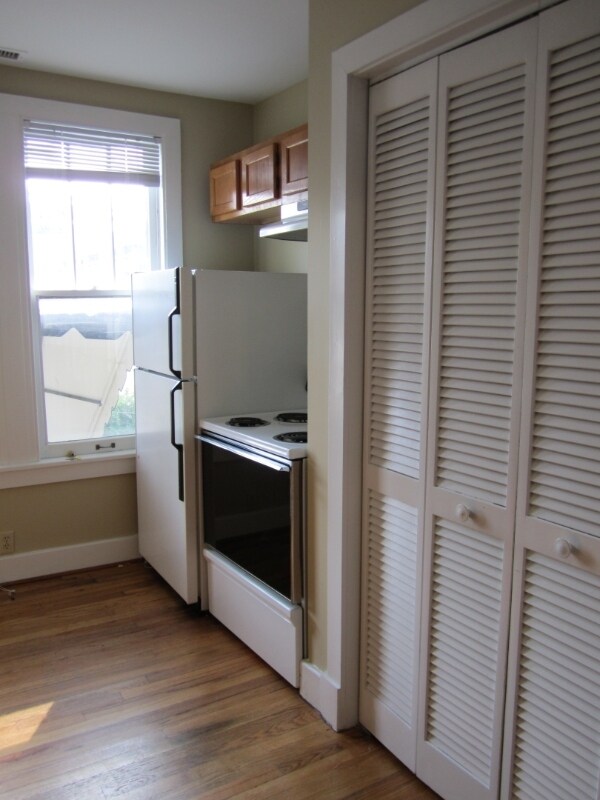 Building Photo - 331 22nd Ave N