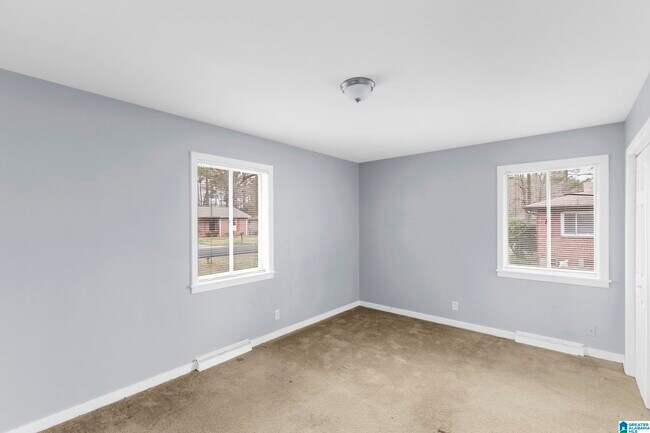 Building Photo - 9805 Maple Ln