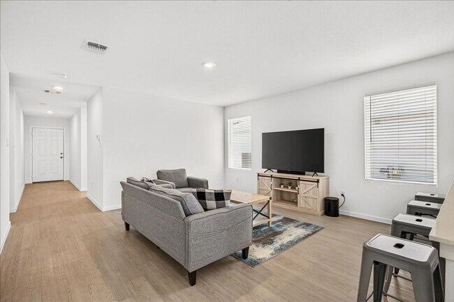 Building Photo - 7909 Thor Dr