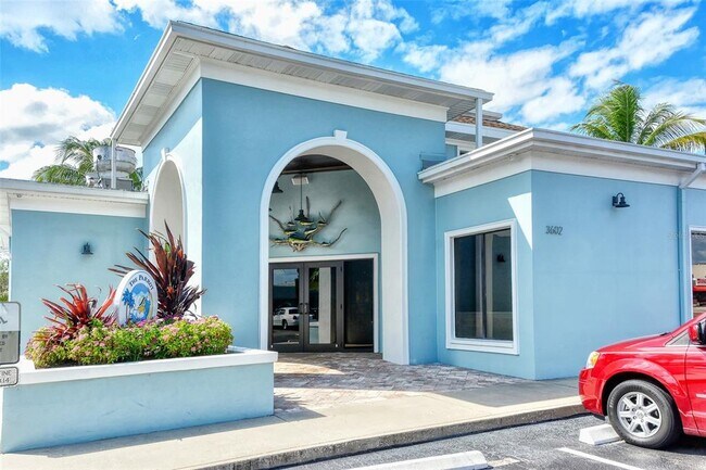 Building Photo - 3507 Pinecrest St