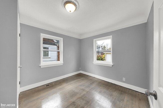 Building Photo - 5761 Devonshire Rd