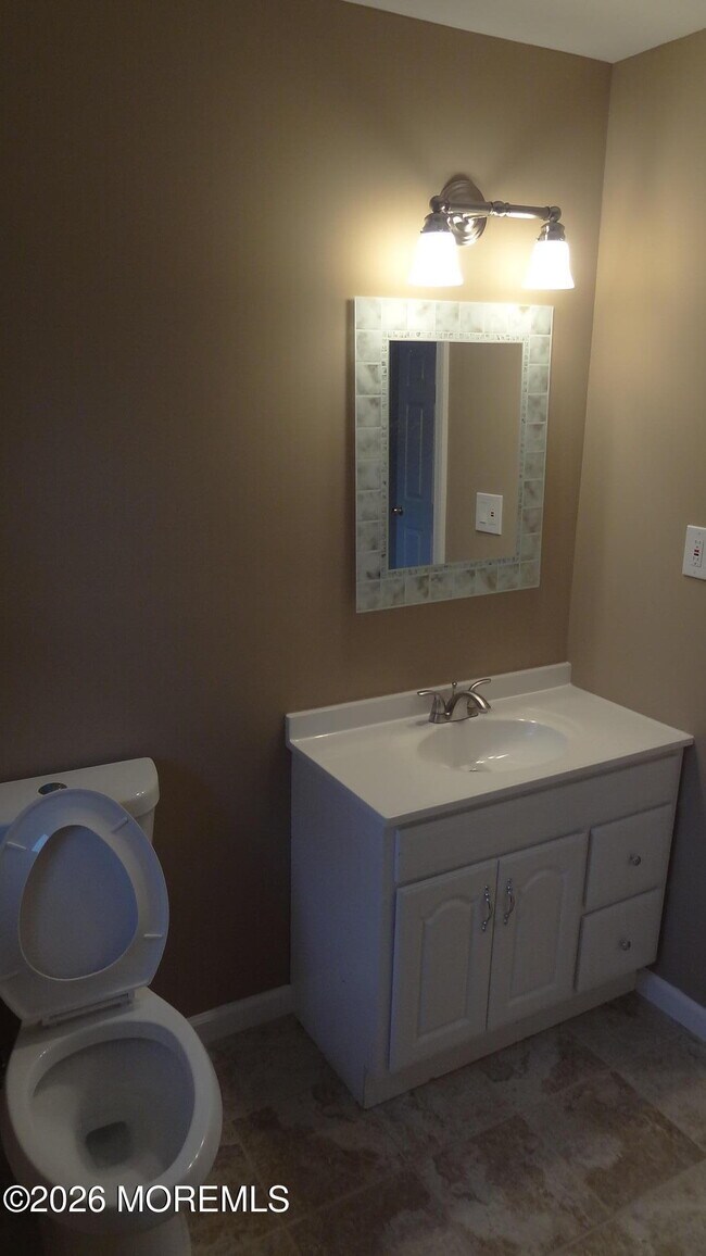 Building Photo - 420 St Thomas Dr