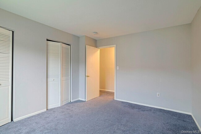 Building Photo - 106 Cartwheel Ct