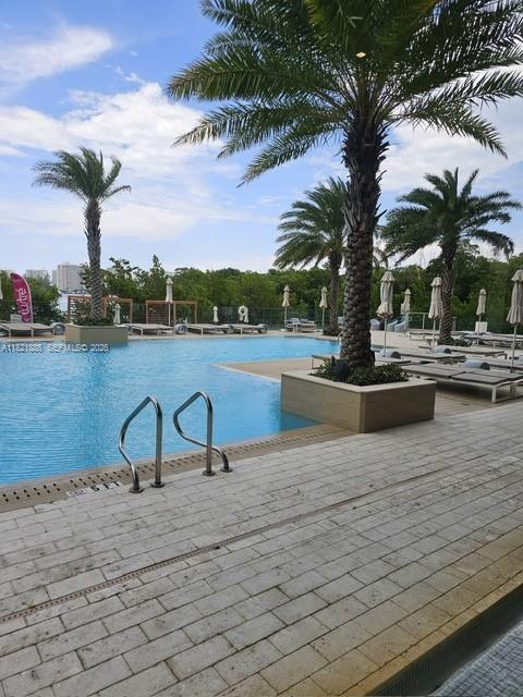 Building Photo - 16385 Biscayne Blvd