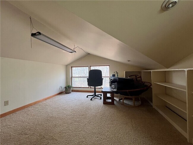 Building Photo - 340 Campbell Rd