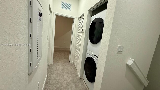 Building Photo - 2617 SE 27th Dr