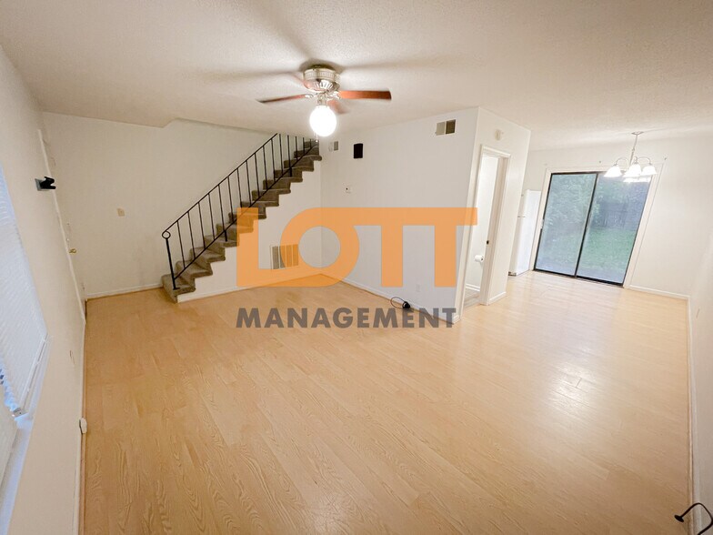 Building Photo - 31 Saint Mark Rd