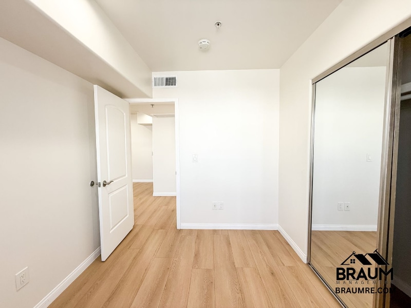 Building Photo - 1421 Centinela Ave