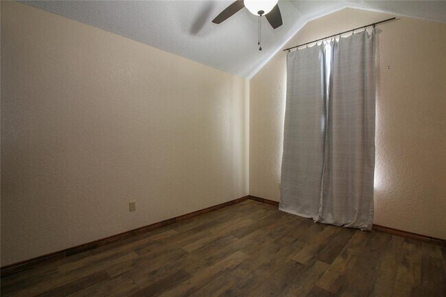 Building Photo - 13000 S Robinson Ave