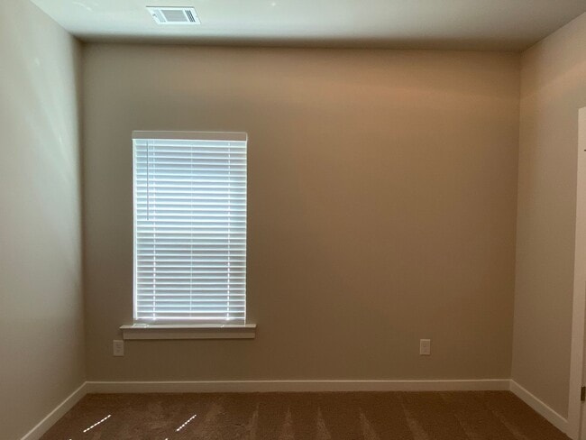 Building Photo - 1245 Brookhaven Dr