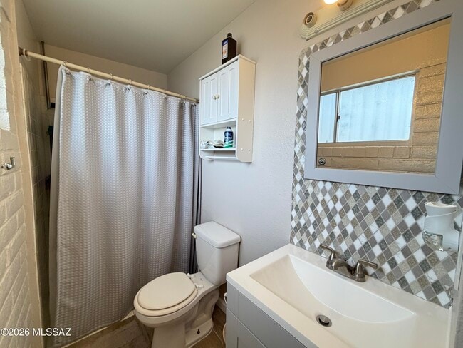 Building Photo - 8243 E Escalante Rd