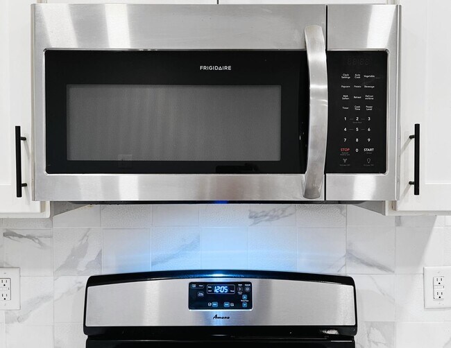 Building Photo - 126 Randolph Ave