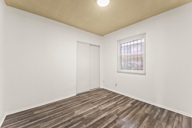 Building Photo - 8027 S Broadway