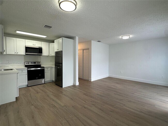 Primary Photo - 6032 SW 25th St