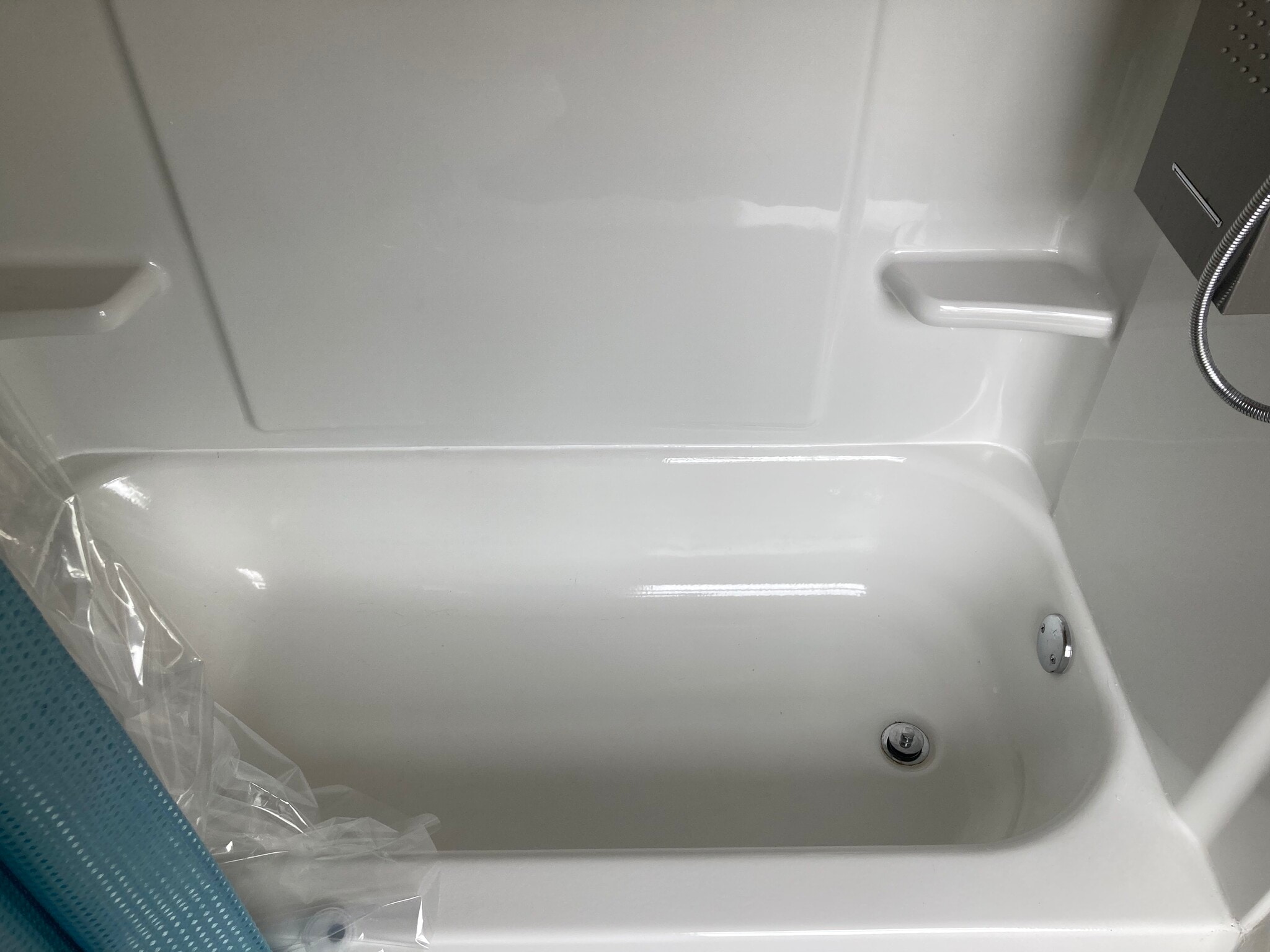 Tub - 1504 Pierce St