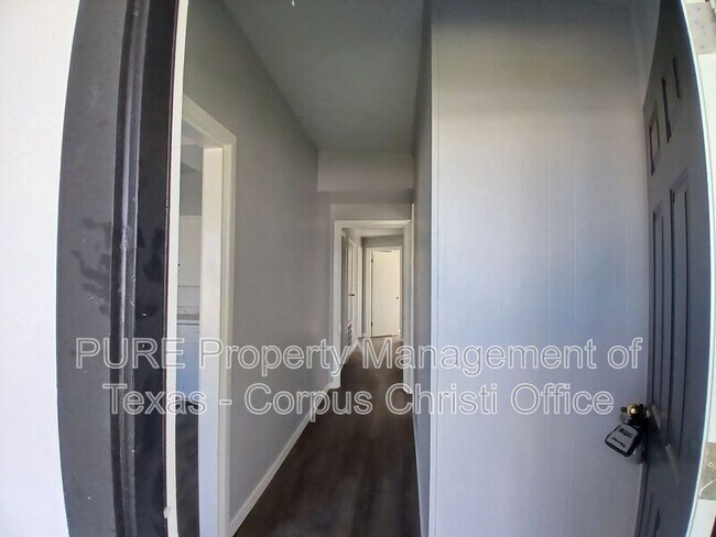 Building Photo - 1506 Crosby St