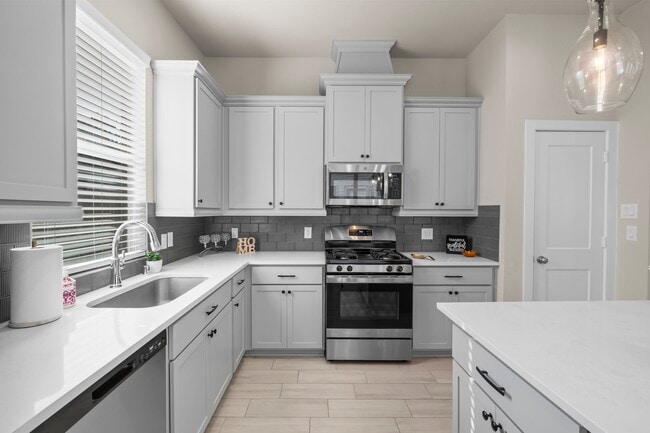 Building Photo - 308 N Spotted Fern Dr