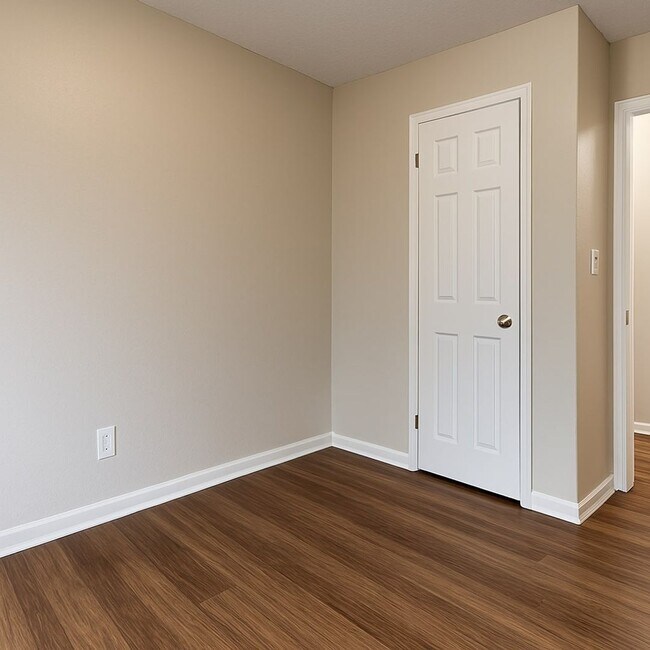 Building Photo - 1806 Heatherton Dr