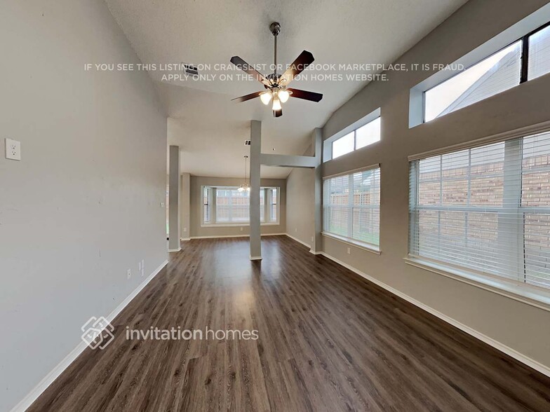 Building Photo - 2052 Wanderlust Dr
