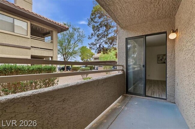 Building Photo - 5042 S Rainbow Blvd