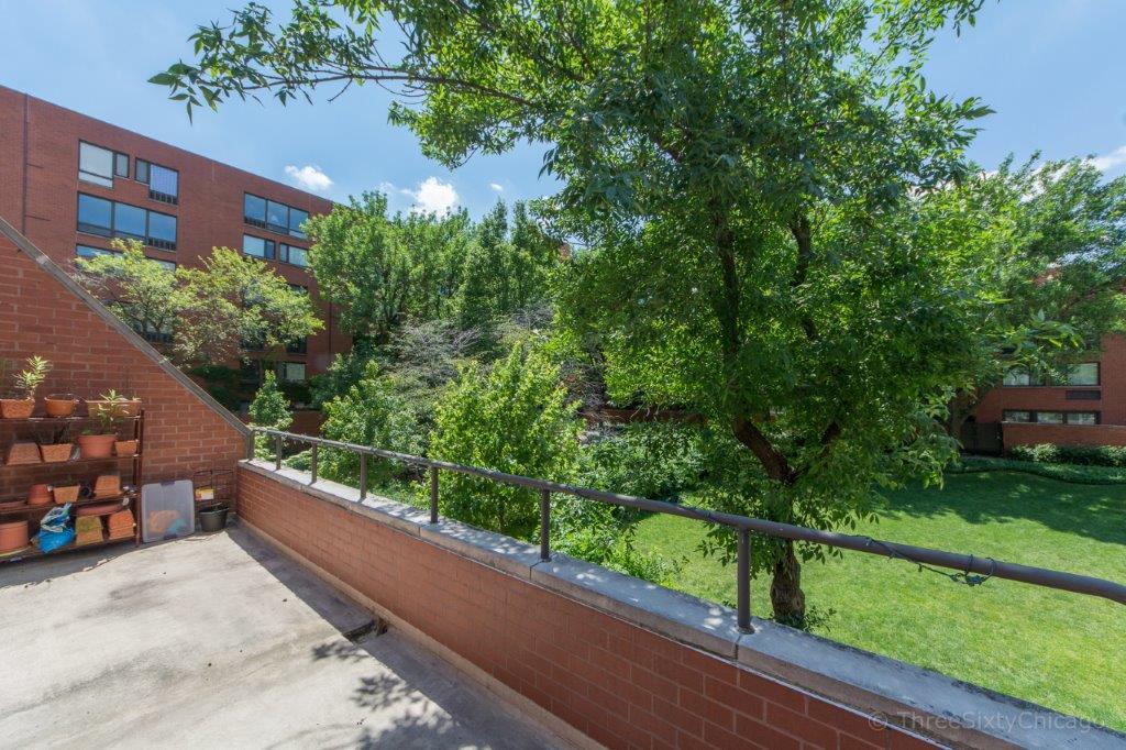 Building Photo - 1153 S Plymouth Ct