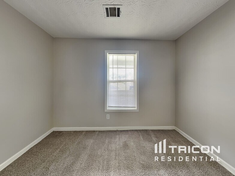 Building Photo - 530 Saddle Shoals Dr