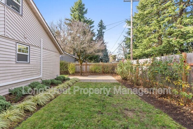 Building Photo - 7788 SE Thompson Rd