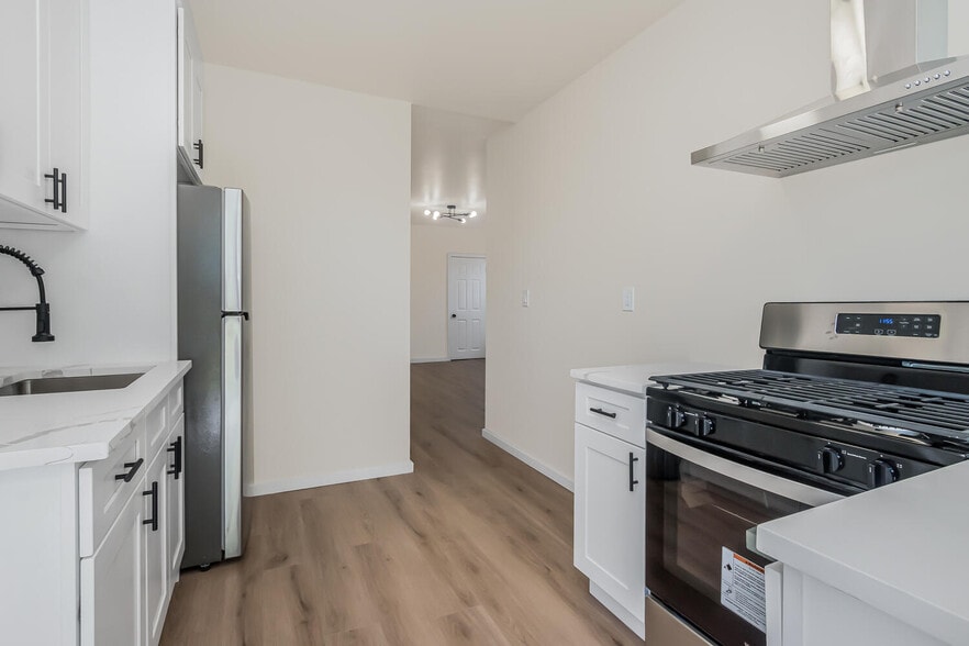 Building Photo - 130 Glover Ave