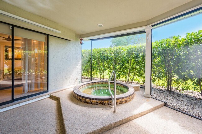 Building Photo - Hillside Home-3 bedrooms- 2 baths -2 car garage- Furnished-Available Now !