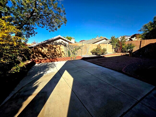 Building Photo - 7327 Blue Cypress Ave NE