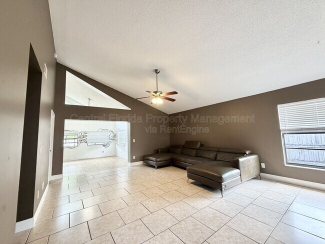 Building Photo - 10227 Comfort Cir