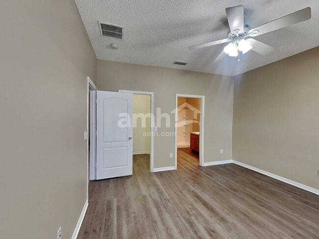 Building Photo - 4926 Waterside Pointe Cir
