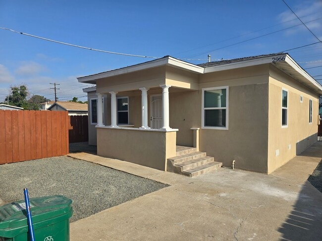 Building Photo - Large 2 bed 1 Bath House