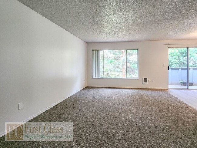 Building Photo - 1372 NE 186th Ave