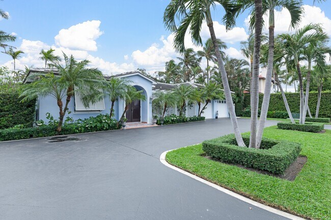 Building Photo - 216 Jamaica Ln